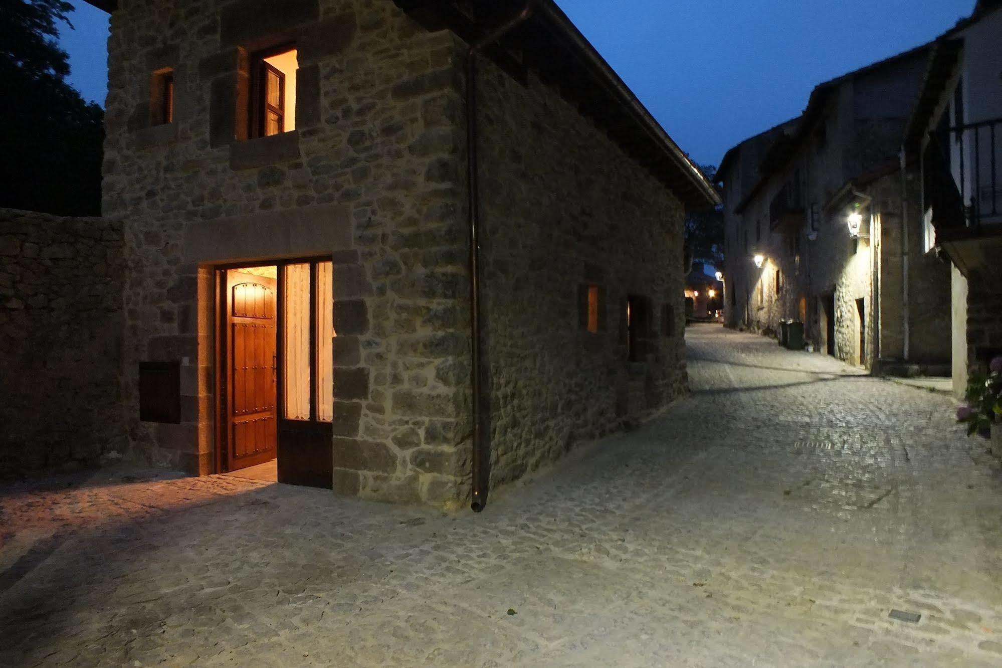 Apartamentos Legado De Santillana サンティリャーナ・デル・マル エクステリア 写真
